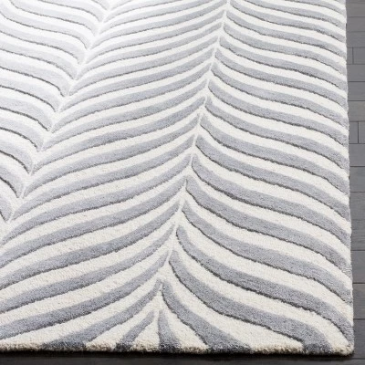 Malibu Geometric Tufted Area Rug - Safavieh 2 Malibu Geometric Tufted Area Rug - Safavieh - Image 2