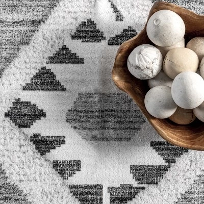 NuLOOM Arie Diamond Machine Washable Area Rug 5 NuLOOM Arie Diamond Machine Washable Area Rug - Image 5