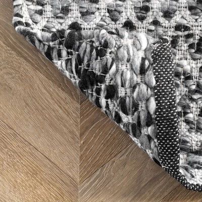 NuLOOM Natosha Indoor/Outdoor Chevron Striped Area Rug 6 NuLOOM Natosha Indoor/Outdoor Chevron Striped Area Rug - Image 6