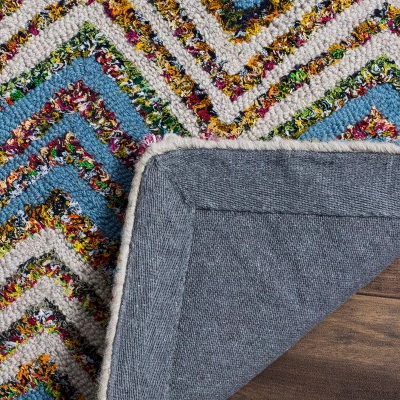 Virginie Tufted Rug - Safavieh 2 Virginie Tufted Rug - Safavieh - Image 2