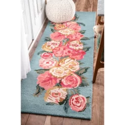 Hand Hooked Rose Bouquet Area Rug - NuLOOM